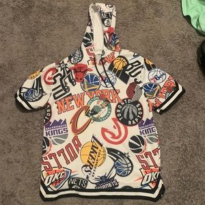 This is a short sleeve hoodie from Rue 21.